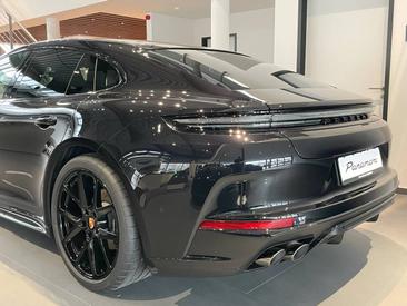 Porsche Panamera III — photo 17