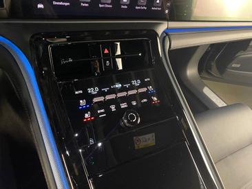 Porsche Panamera III 4 — photo 18