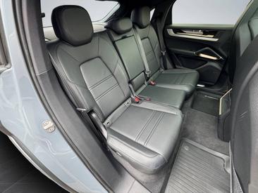 Porsche Cayenne III Coupé — photo 21