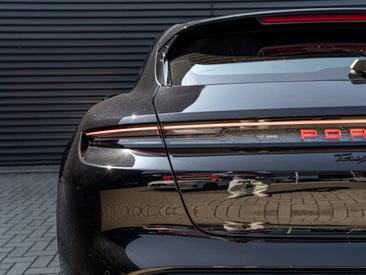Porsche Taycan ph2 GTS Sport Turismo — photo 7