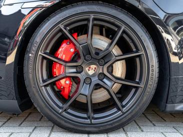 Porsche Taycan ph2 GTS Sport Turismo — photo 23