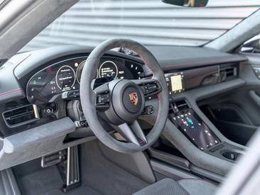 Porsche Taycan ph2 GTS Sport Turismo — photo 24