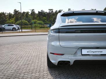 Porsche Cayenne III E-Hybrid Coupé Black Edition — photo 11