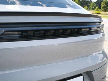 Porsche Cayenne III E-Hybrid Coupé Black Edition — photo 12