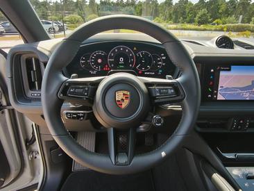 Porsche Cayenne III E-Hybrid Coupé Black Edition — photo 16