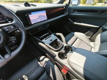 Porsche Cayenne III E-Hybrid Coupé Black Edition — photo 19
