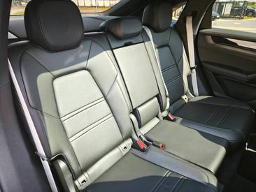 Porsche Cayenne III E-Hybrid Coupé Black Edition — photo 27