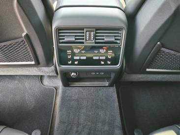 Porsche Cayenne III E-Hybrid Coupé Black Edition — photo 28