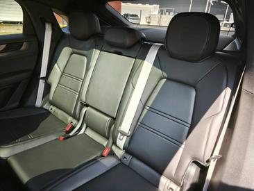 Porsche Cayenne III E-Hybrid Coupé Black Edition — photo 29
