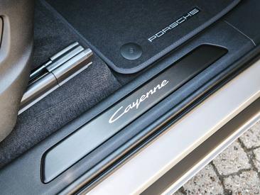 Porsche Cayenne III E-Hybrid Coupé Black Edition — photo 37