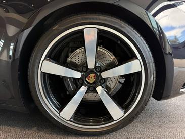 Porsche 992 I Carrera Cabriolet — photo 10