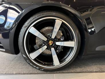 Porsche 992 I Carrera Cabriolet — photo 13