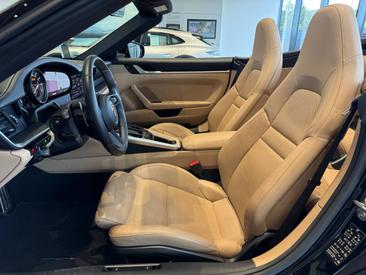 Porsche 992 I Carrera Cabriolet — photo 17