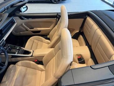 Porsche 992 I Carrera Cabriolet — photo 25
