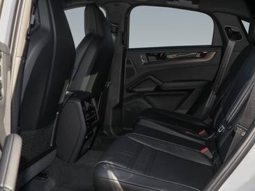 Porsche Cayenne III E-Hybrid Coupé Black Edition — photo 16