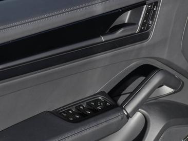 Porsche Cayenne III E-Hybrid Coupé Black Edition — photo 24