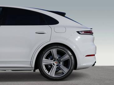 Porsche Cayenne III E-Hybrid Coupé Black Edition — photo 30