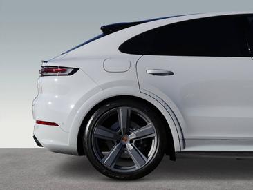 Porsche Cayenne III E-Hybrid Coupé Black Edition — photo 31