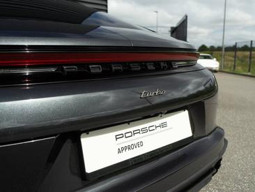 Porsche Panamera III Turbo E-Hybrid — photo 8