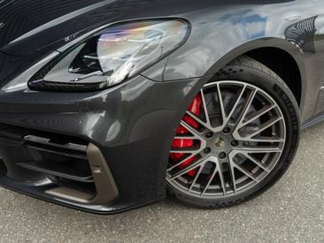 Porsche Panamera III Turbo E-Hybrid — photo 12