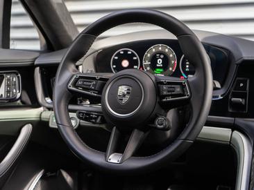 Porsche Panamera III Turbo E-Hybrid — photo 16