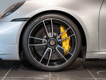 Porsche 992 I Turbo S Cabriolet — photo 12