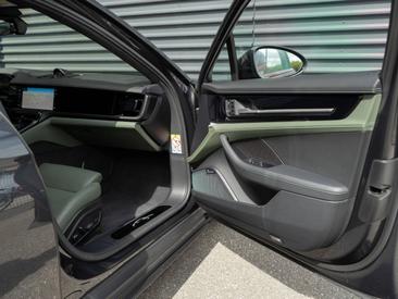 Porsche Panamera III Turbo E-Hybrid — photo 29