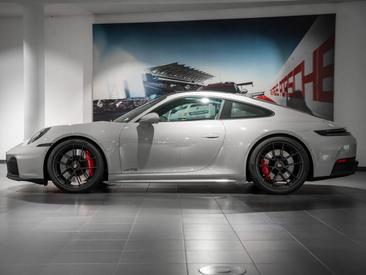 Porsche 992 II Carrera 4 GTS — photo 2