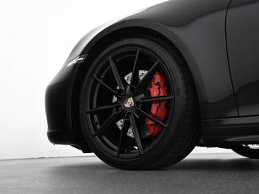 Porsche 992 I Carrera 4S — photo 7