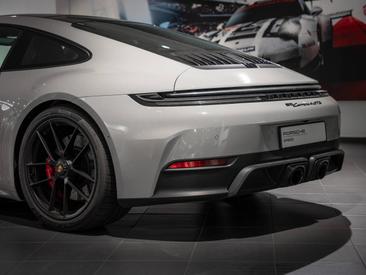 Porsche 992 II Carrera 4 GTS — photo 5
