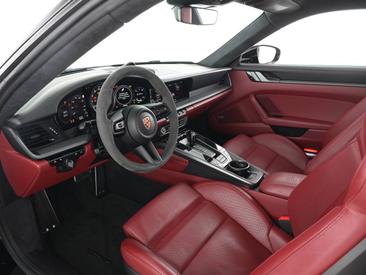 Porsche 992 I Carrera 4S — photo 11