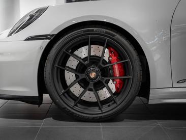 Porsche 992 II Carrera 4 GTS — photo 9