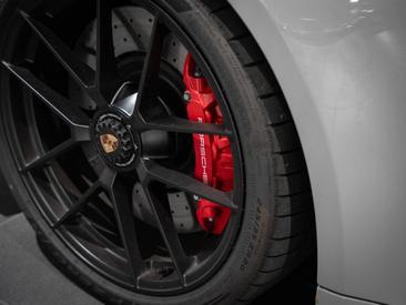 Porsche 992 II Carrera 4 GTS — photo 10