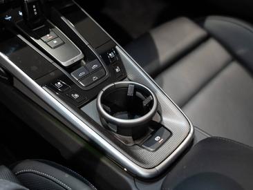 Porsche 992 I Turbo S Cabriolet — photo 31