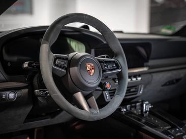 Porsche 992 II Carrera 4 GTS — photo 13