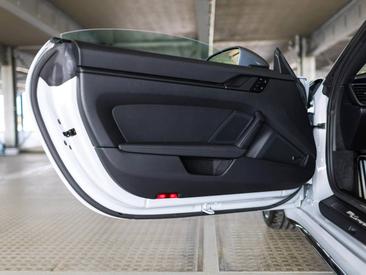 Porsche 992 II Carrera T Cabriolet — photo 8