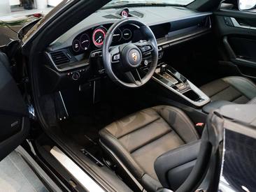 Porsche 992 I Carrera Cabriolet — photo 21