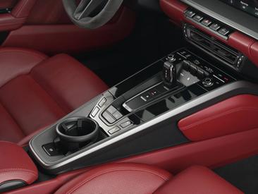 Porsche 992 I Carrera 4S — photo 17