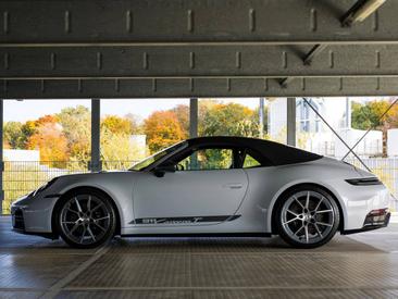 Porsche 992 II Carrera T Cabriolet — photo 10
