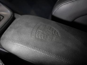 Porsche 992 II Carrera 4 GTS — photo 23