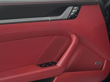 Porsche 992 I Carrera 4S — photo 21