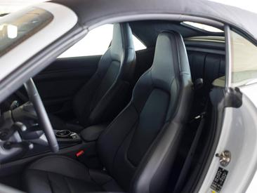 Porsche 992 II Carrera T Cabriolet — photo 14