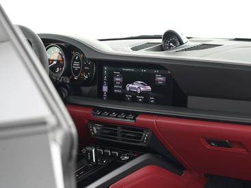 Porsche 992 I Carrera 4S — photo 23