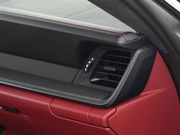 Porsche 992 I Carrera 4S — photo 24