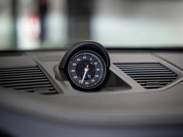 Porsche 992 II Carrera 4 GTS — photo 29