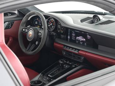 Porsche 992 I Carrera 4S — photo 25