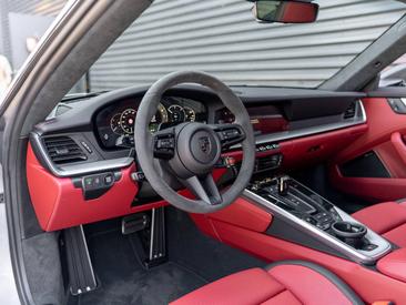Porsche 992 II Turbo S — photo 30