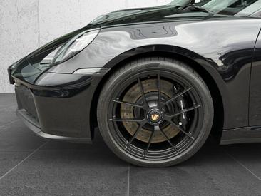 Porsche 992 II Targa 4 GTS — photo 5
