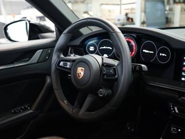Porsche 992 I Carrera Cabriolet — photo 34