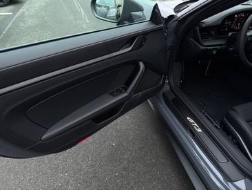 Porsche 992 II GT3 Mit Touring-Paket — photo 16